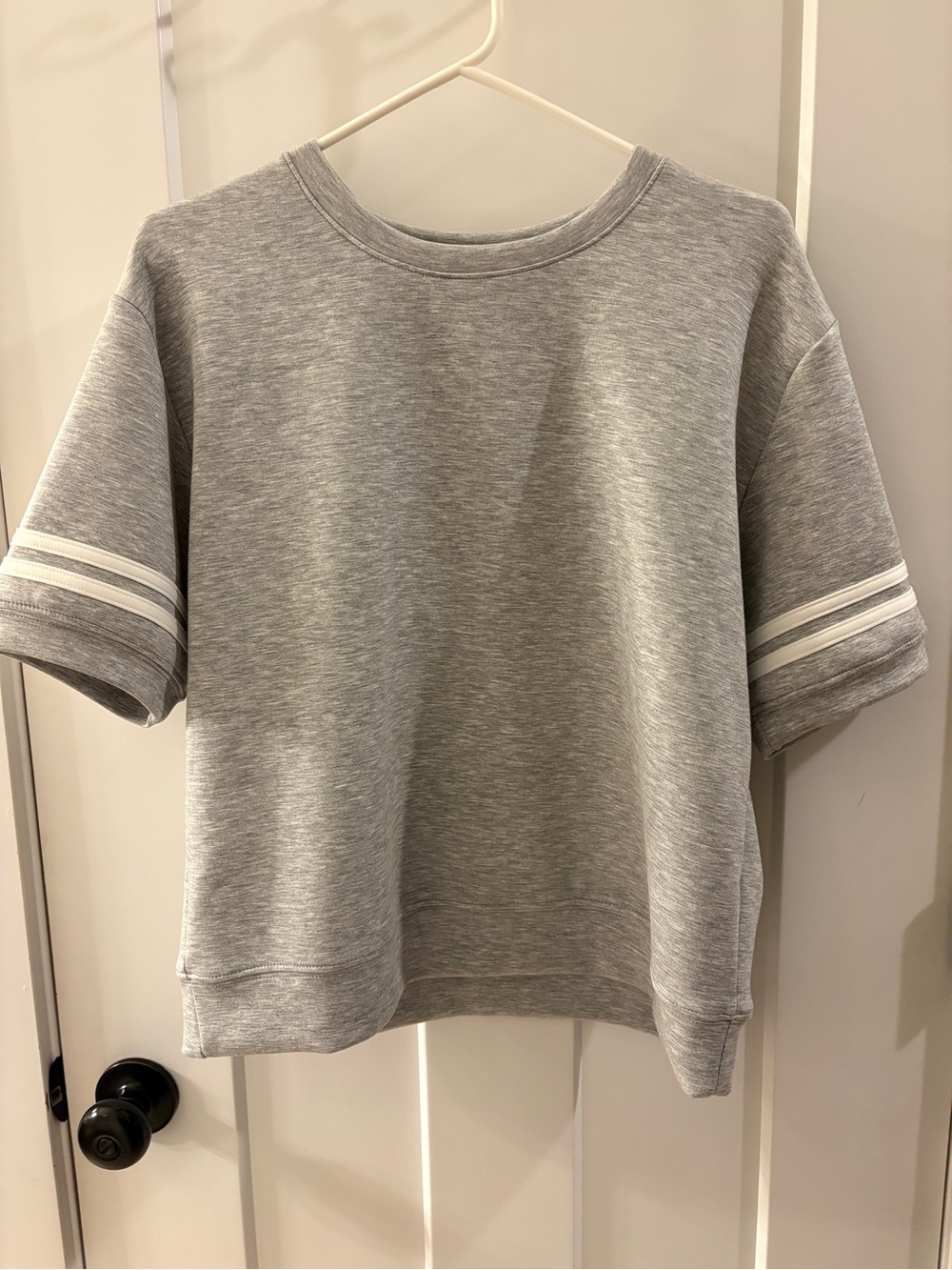 Women’s Grey Short-Sleeve Sweatshirt Top